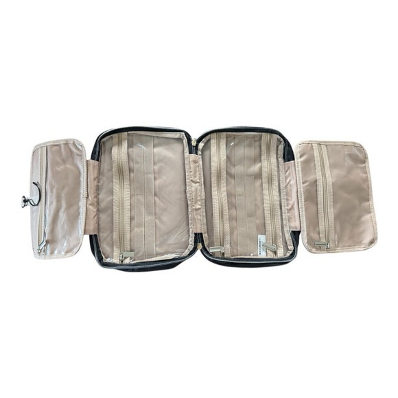 Space saving toiletry travel bag - Picture 3 of 4